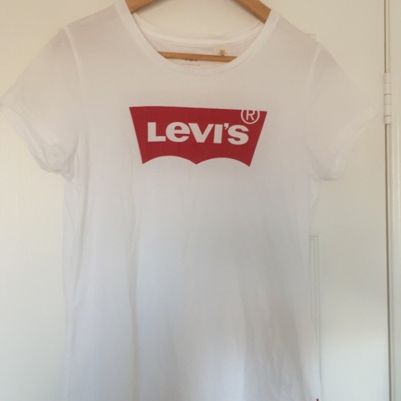 LEVIS T-shirt❣️ - Picture 3 of 3